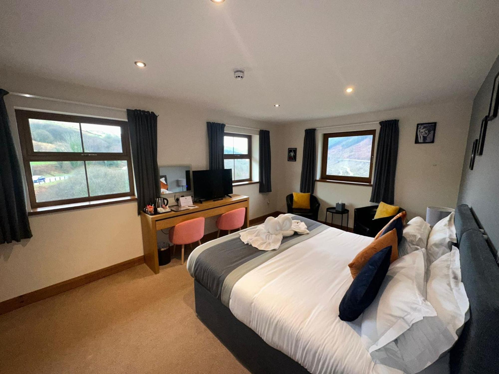 Afan Lodge Порт-Толбот Экстерьер фото